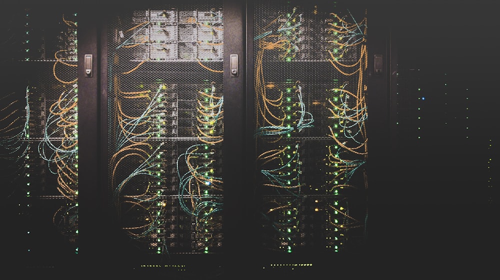 Sieci komputerowe dla firm - okablowanie sieciowe w szafach rack